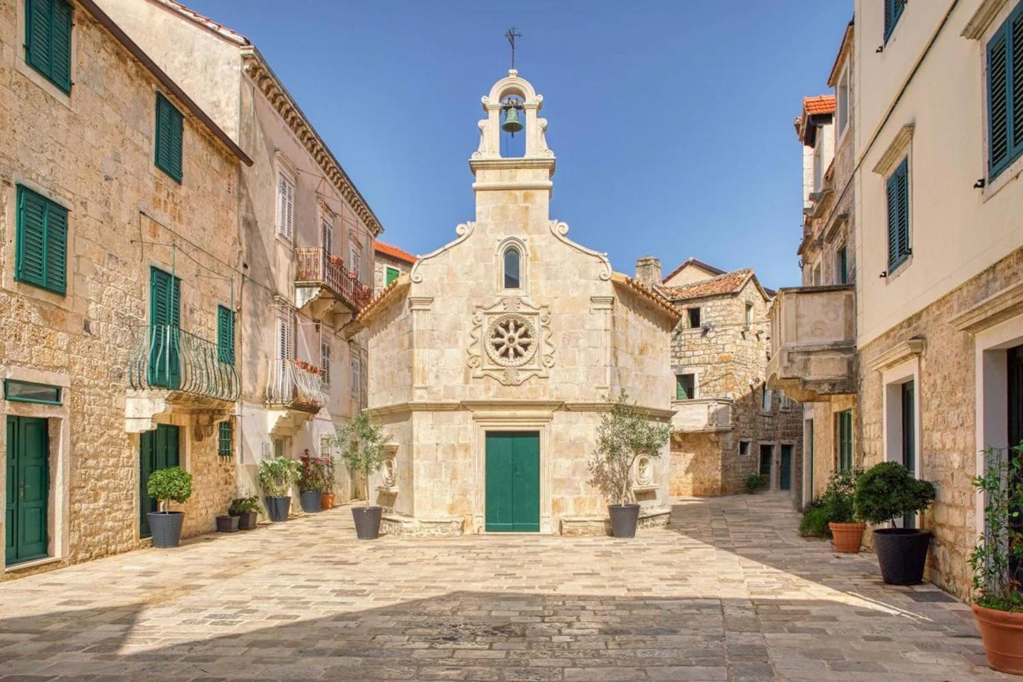 San Francis * Hvar Town